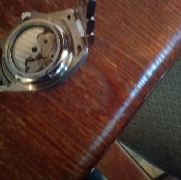 Watch - Picture 2 of 3